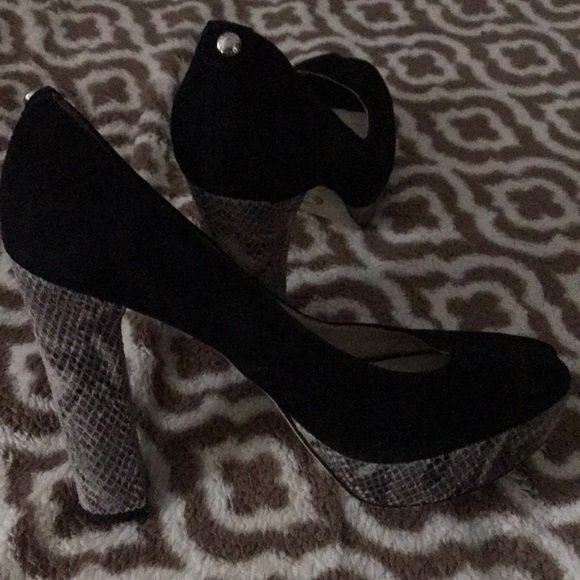 Michael Kors Heel Pump Suede - Picture 4 of 4